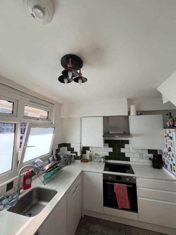 Room Ellsworth Street in Greater London