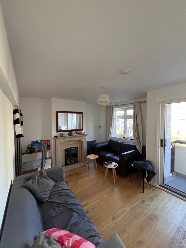 Room Ellsworth Street in Greater London