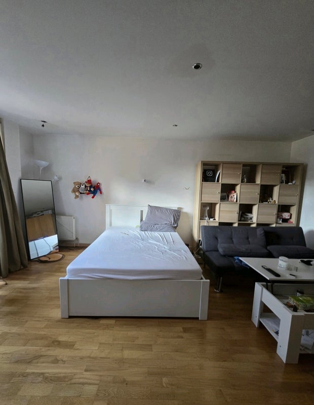 Room Curtain Road in Greater London