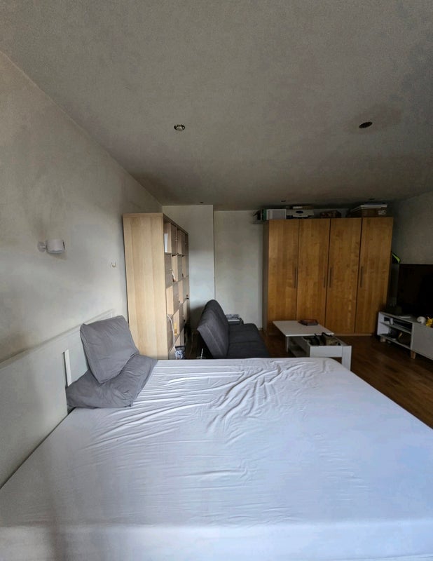 Room Curtain Road in Greater London