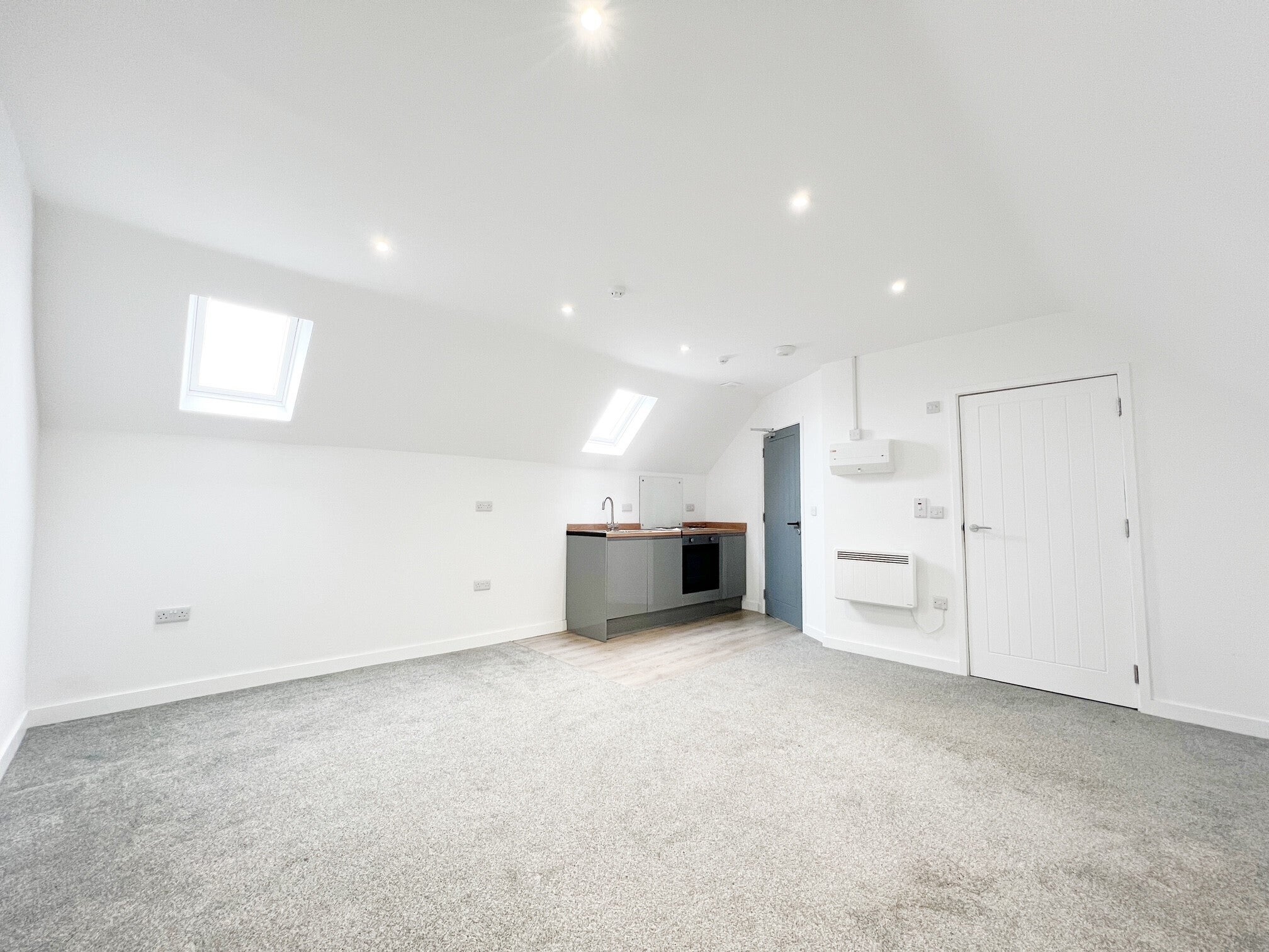 Flat Whitworth Road in Swindon