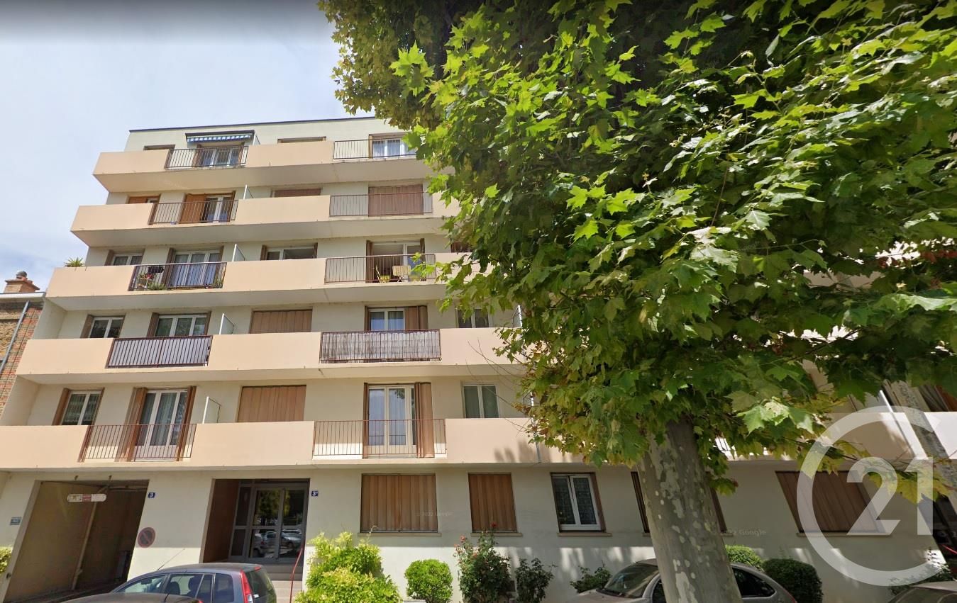 Flat Place de la République in Châlons-en-Champagne