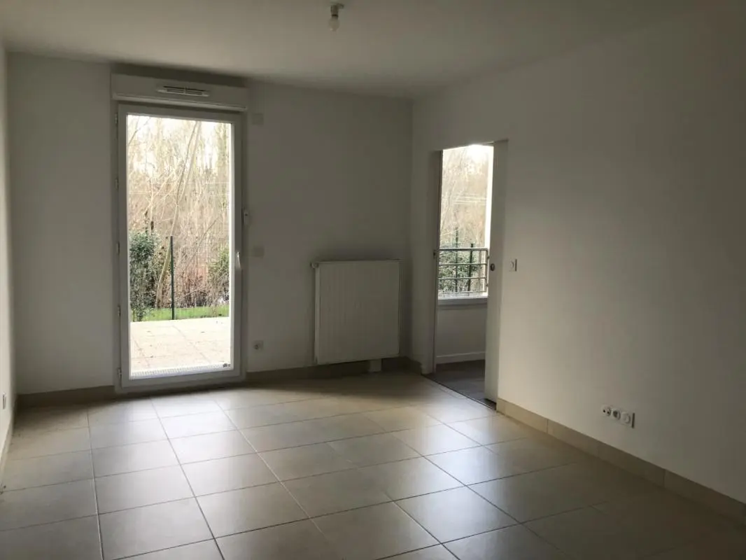 Flat Avenue Darblay in Mennecy