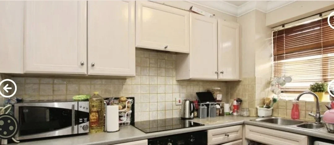 Flat George Lovell Drive in Greater London