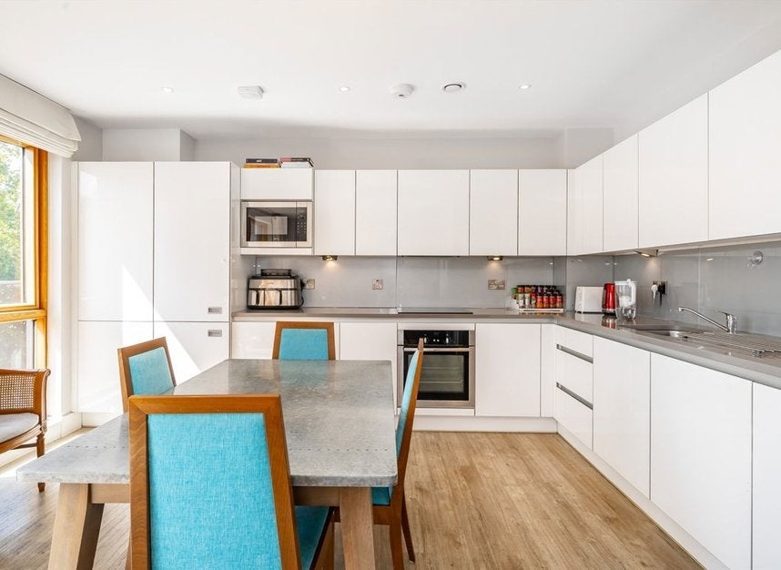 Flat East Acton Lane in Greater London