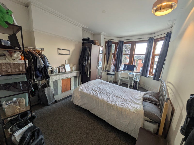 Room Richmond Park Road in Bournemouth