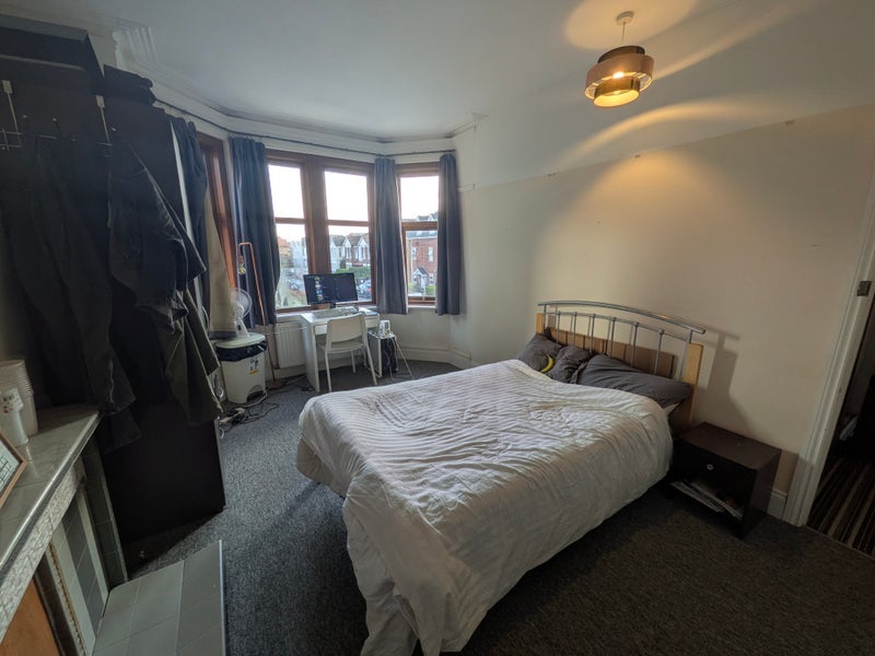 Room Richmond Park Road in Bournemouth