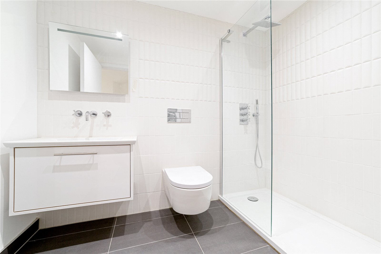 Flat Penrose Mews in Greater London