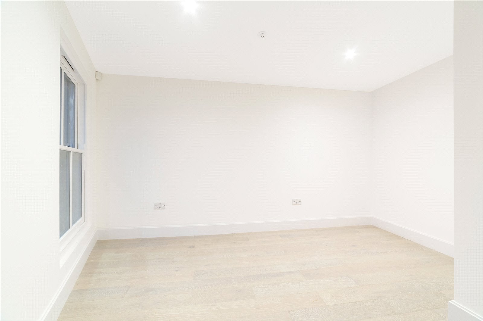 Flat Penrose Mews in Greater London