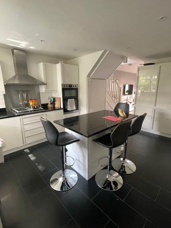 Room Westbourne Road in Greater London