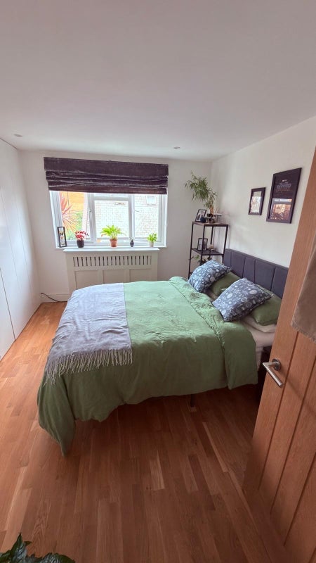 Room Westbourne Road in Greater London