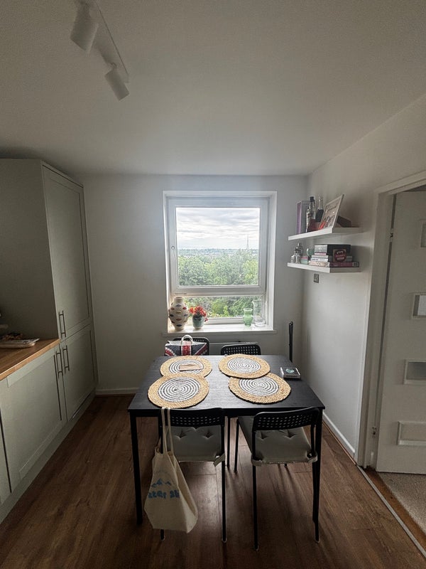 Room Christchurch Road in Greater London