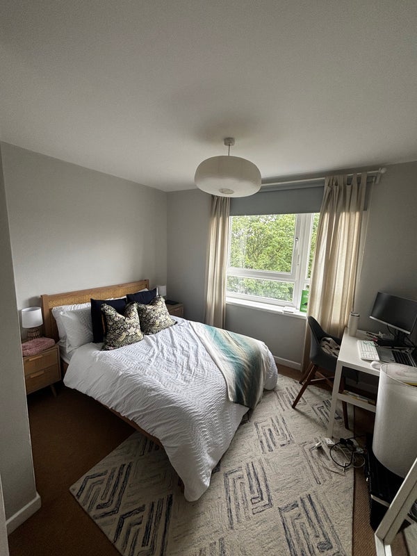 Room Christchurch Road in Greater London