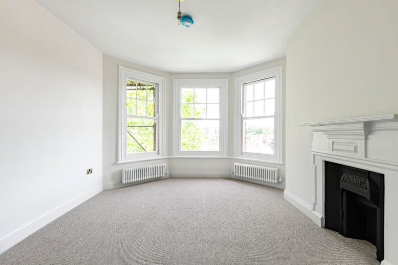 Flat Prince of Wales Drive in Greater London