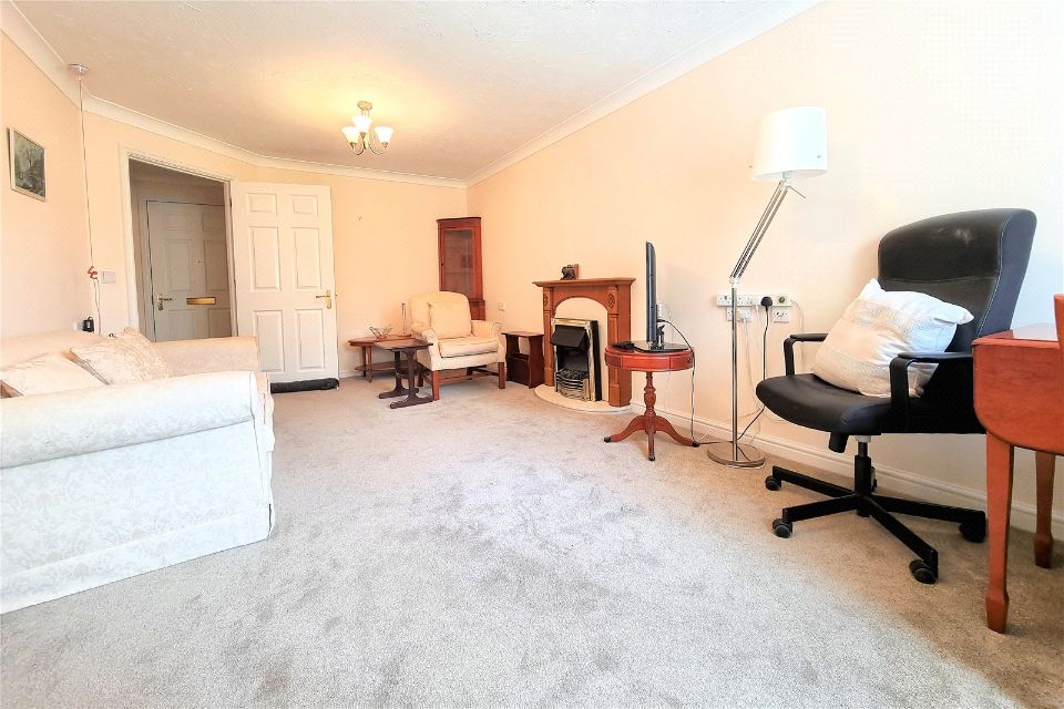 Flat Victoria Road in Rushmoor