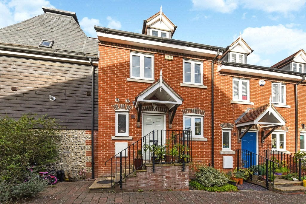 House Silver Birch Mews in East Hampshire