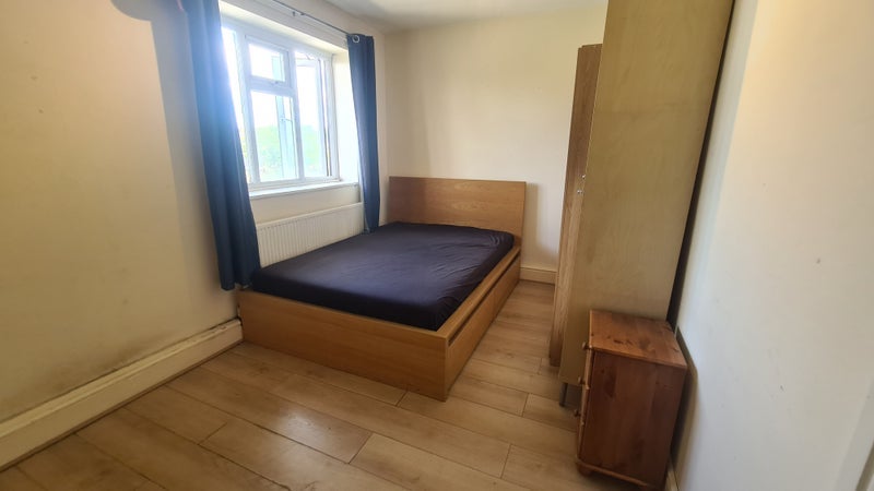 Room Langthorne Court in Greater London