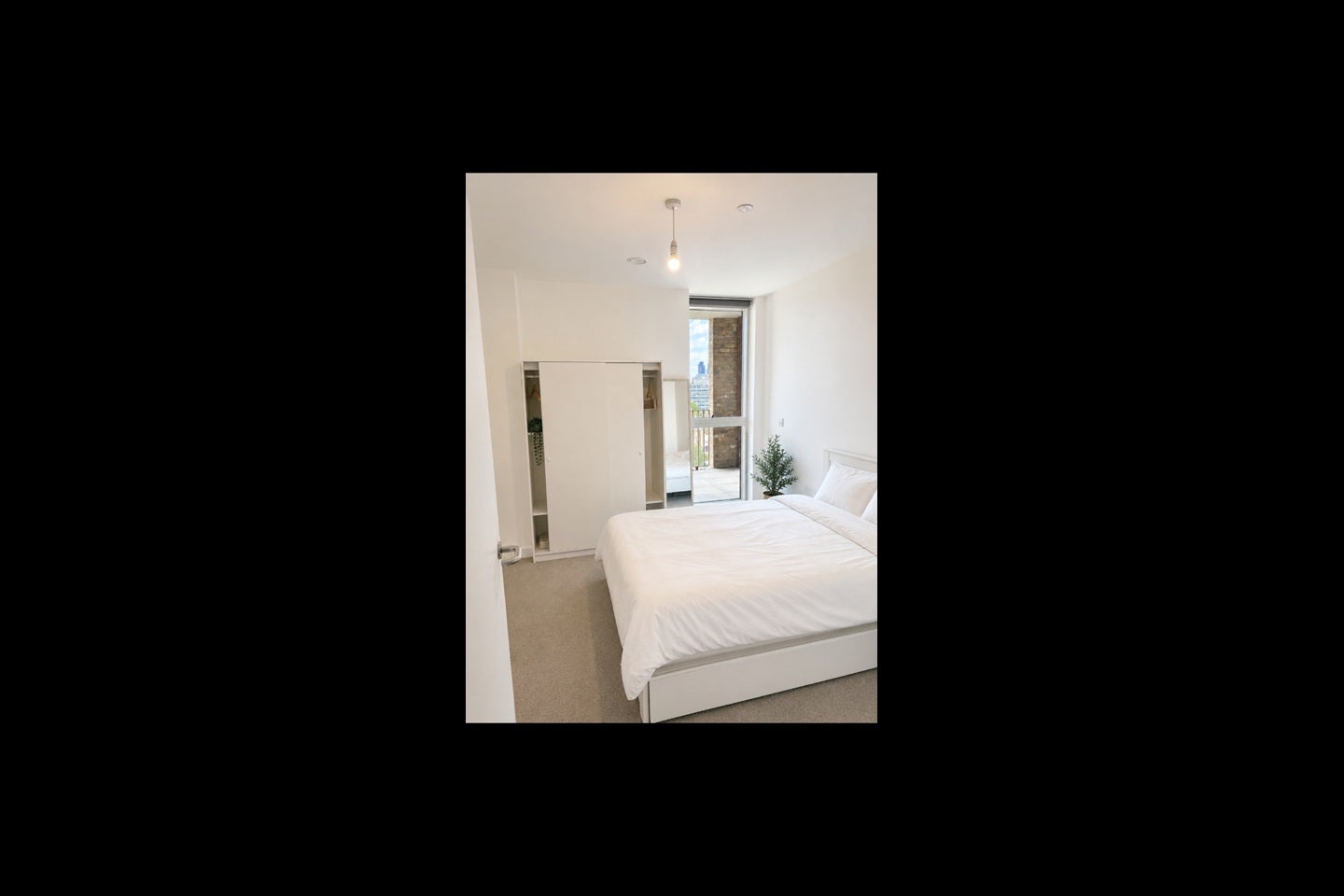 Room New Kent Road in Greater London