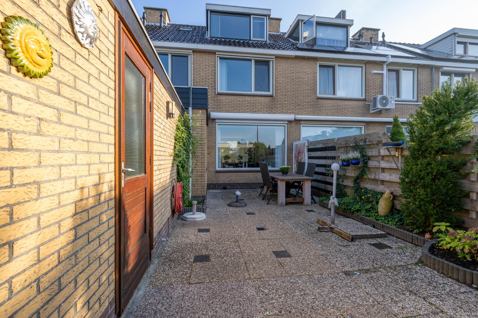 Tussenwoning te koop: Esdoornlaan 8, Heerhugowaard