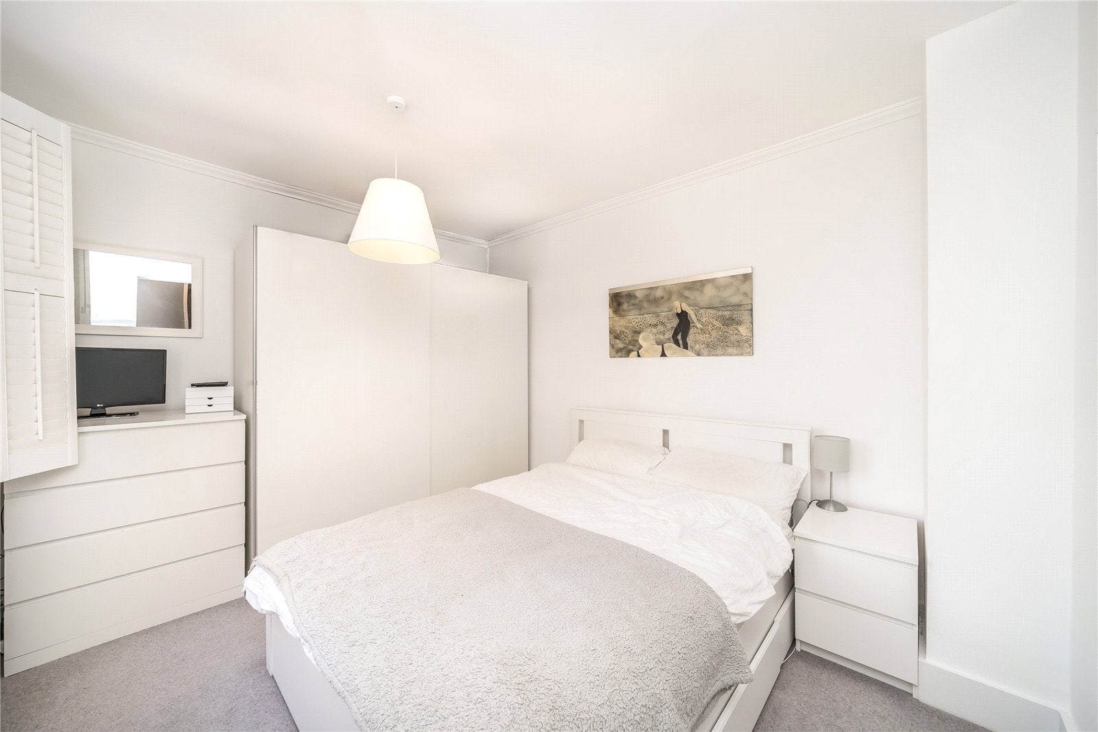 Flat Blythe Road in Greater London