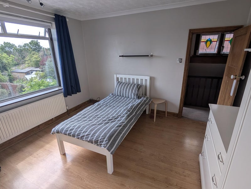 Room Wellington Avenue in Greater London
