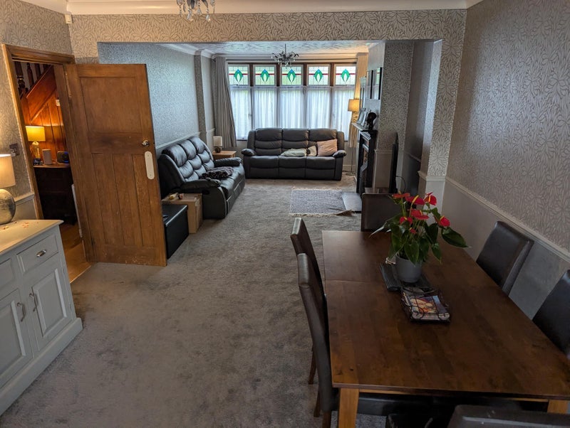 Room Wellington Avenue in Greater London