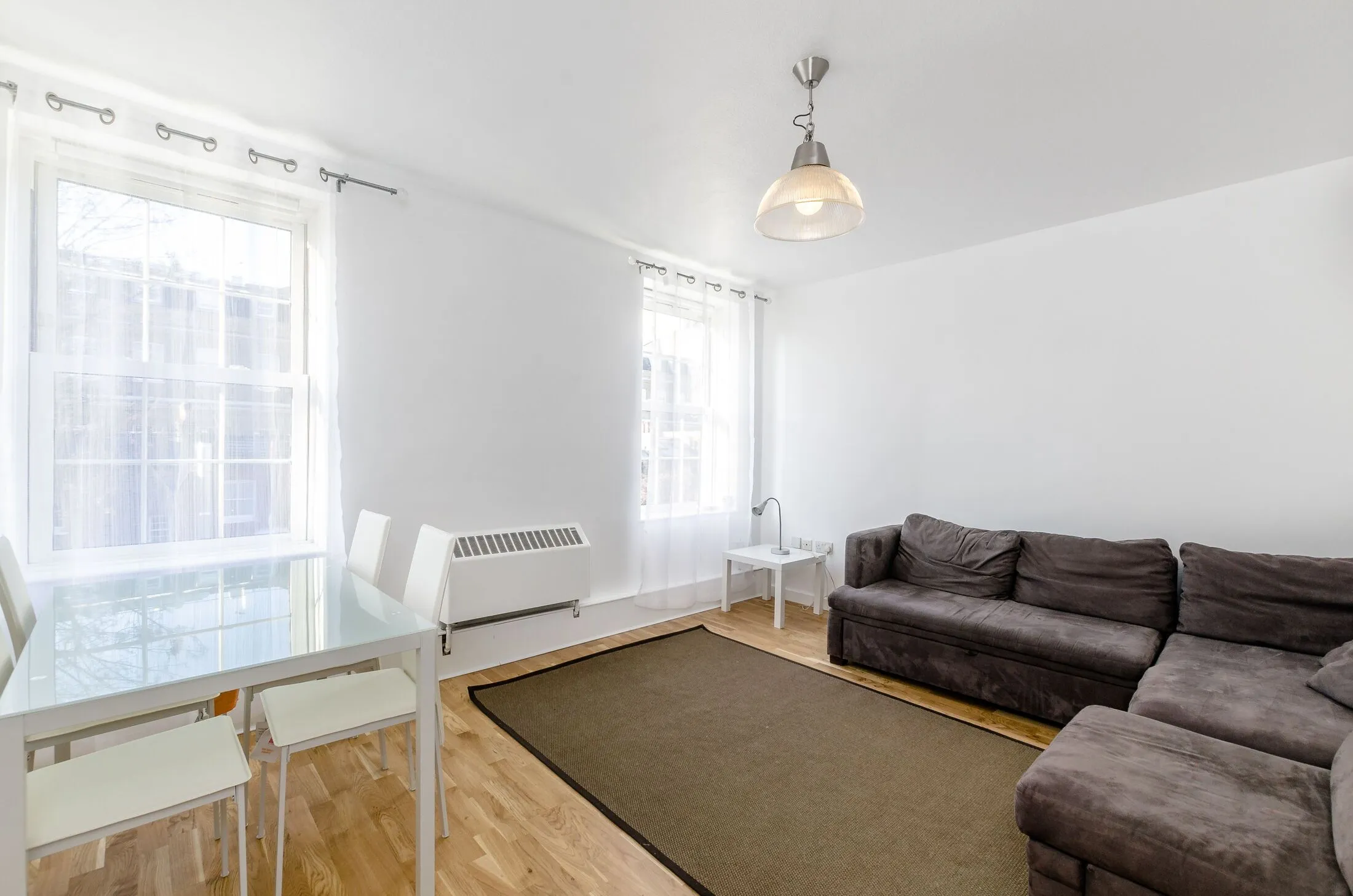 Flat Eversholt Street in Greater London