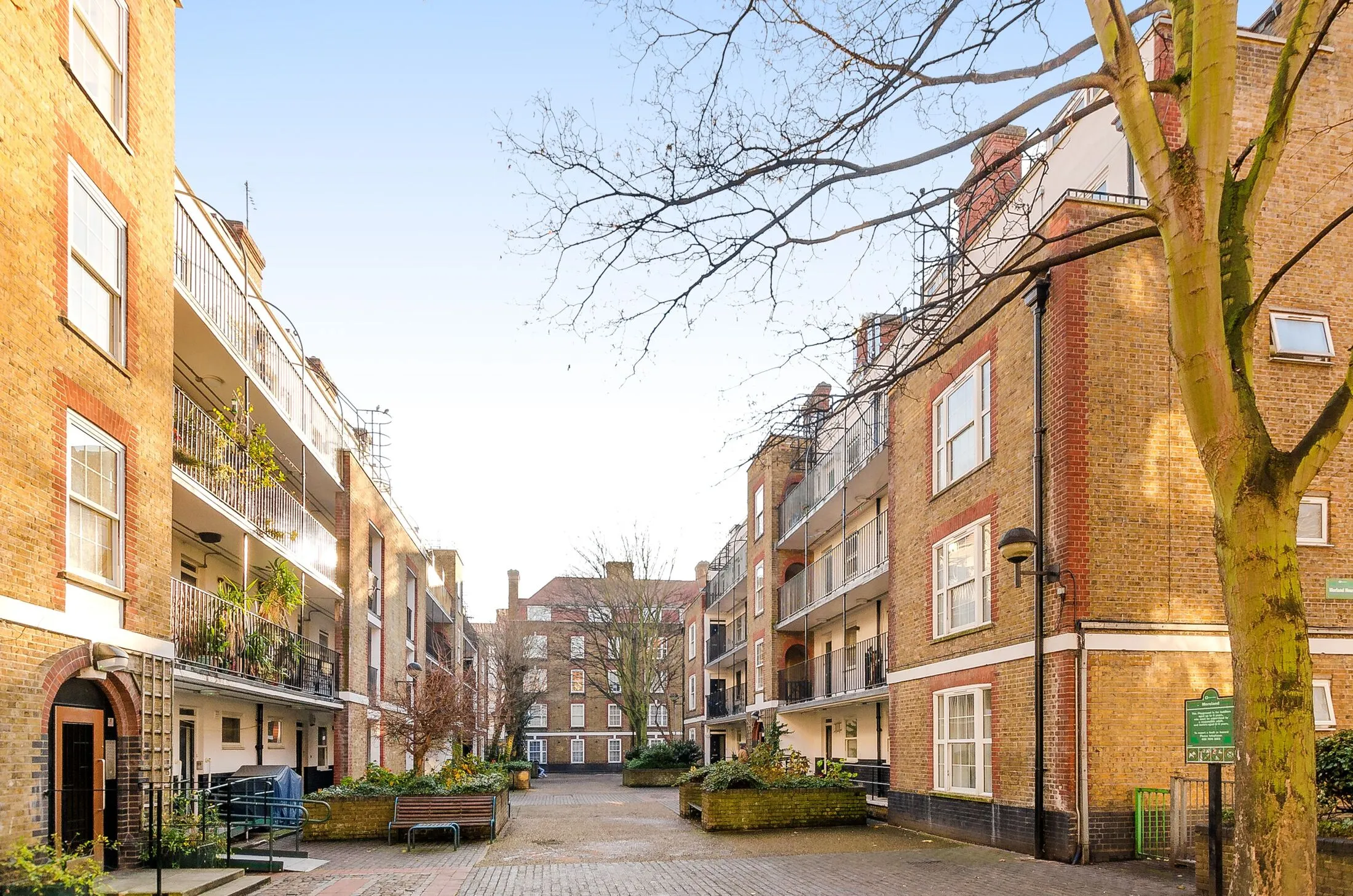 Flat Eversholt Street in Greater London