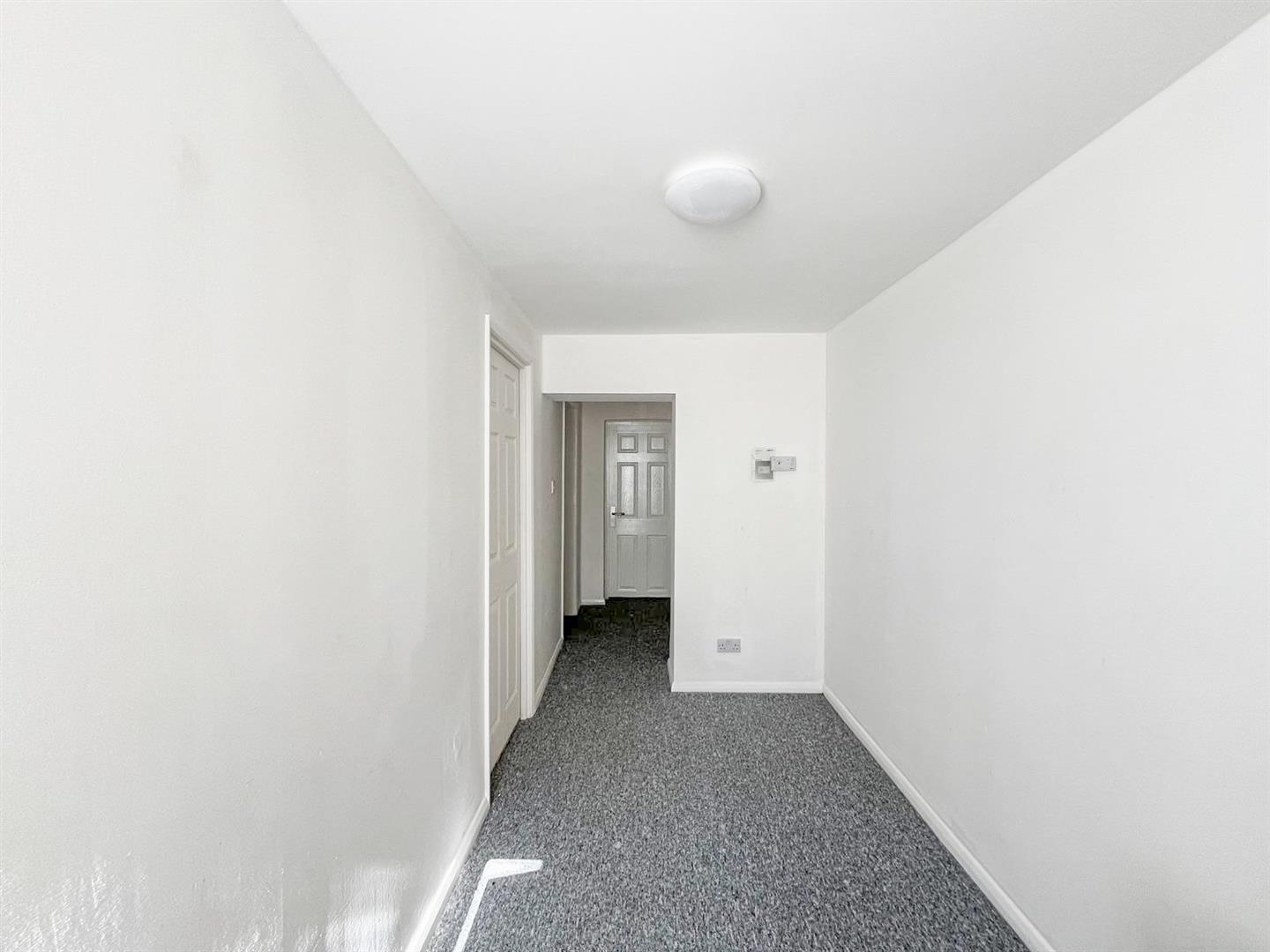Flat Wellington Square in St Leonards
