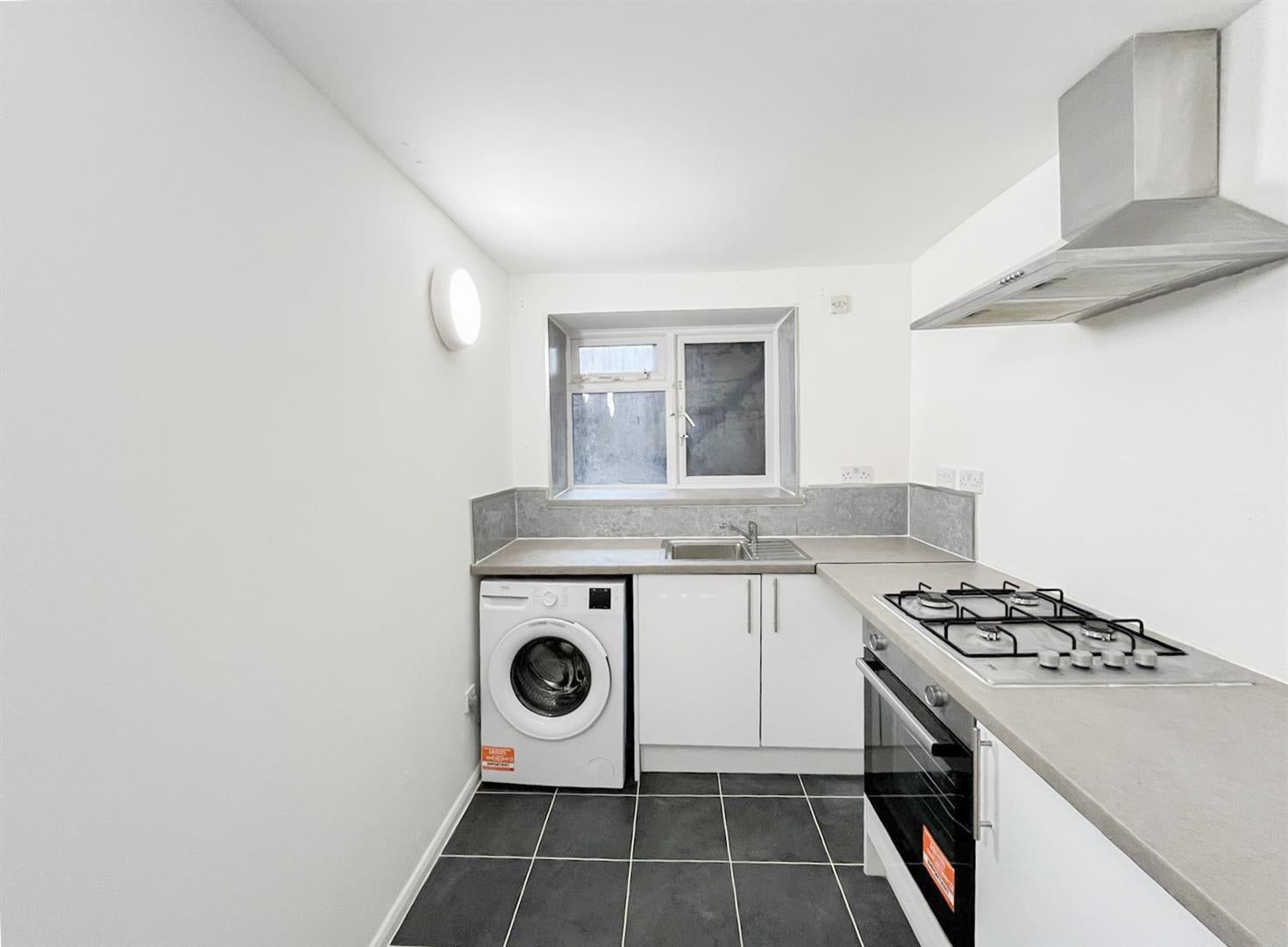 Flat Wellington Square in St Leonards
