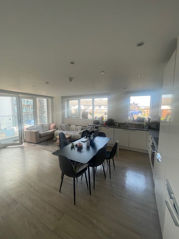 Room Trafford Road in Salford