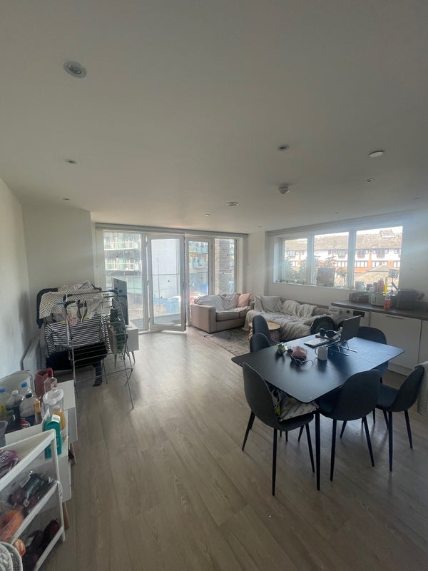 Room Trafford Road in Salford