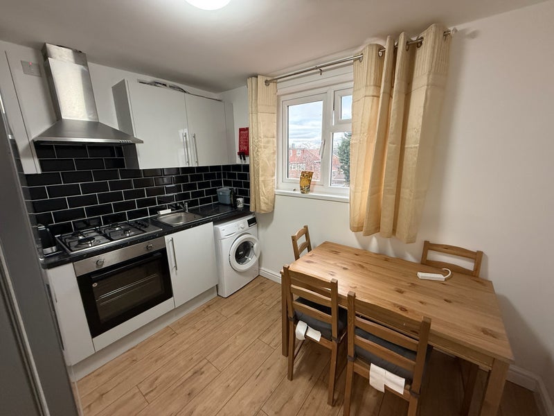 Room Ruskin Road in Trafford