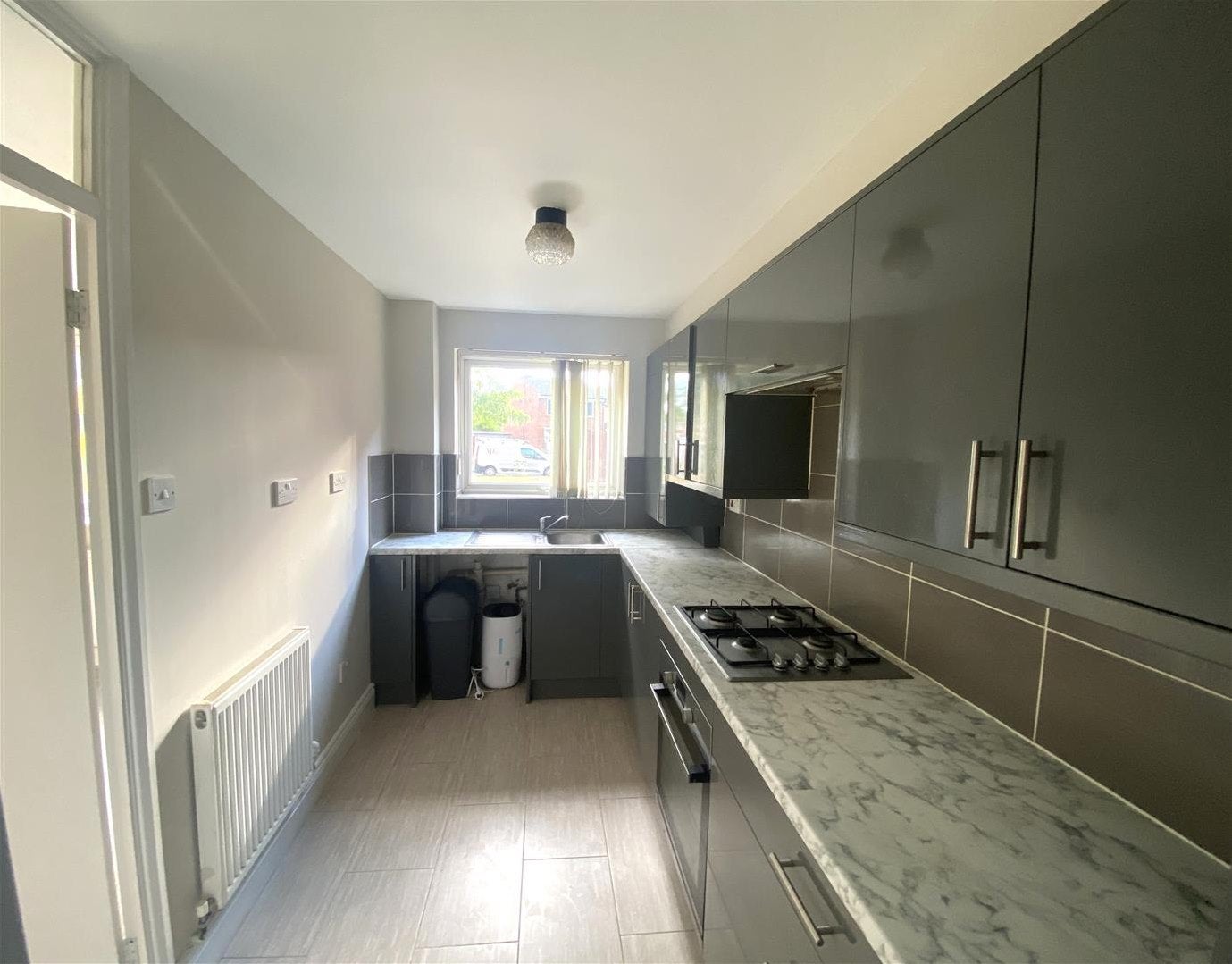 Flat Heston Road in Greater London
