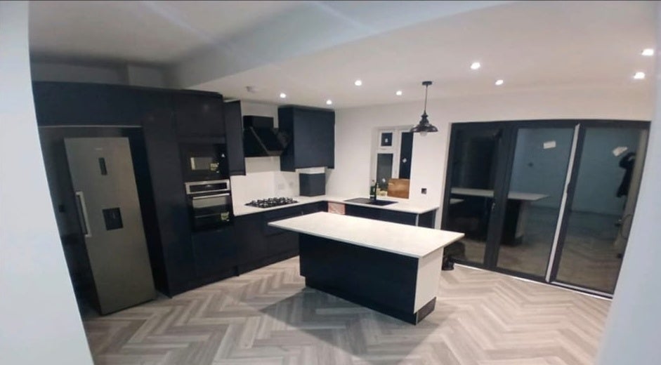 Flat Park Avenue in Greater London