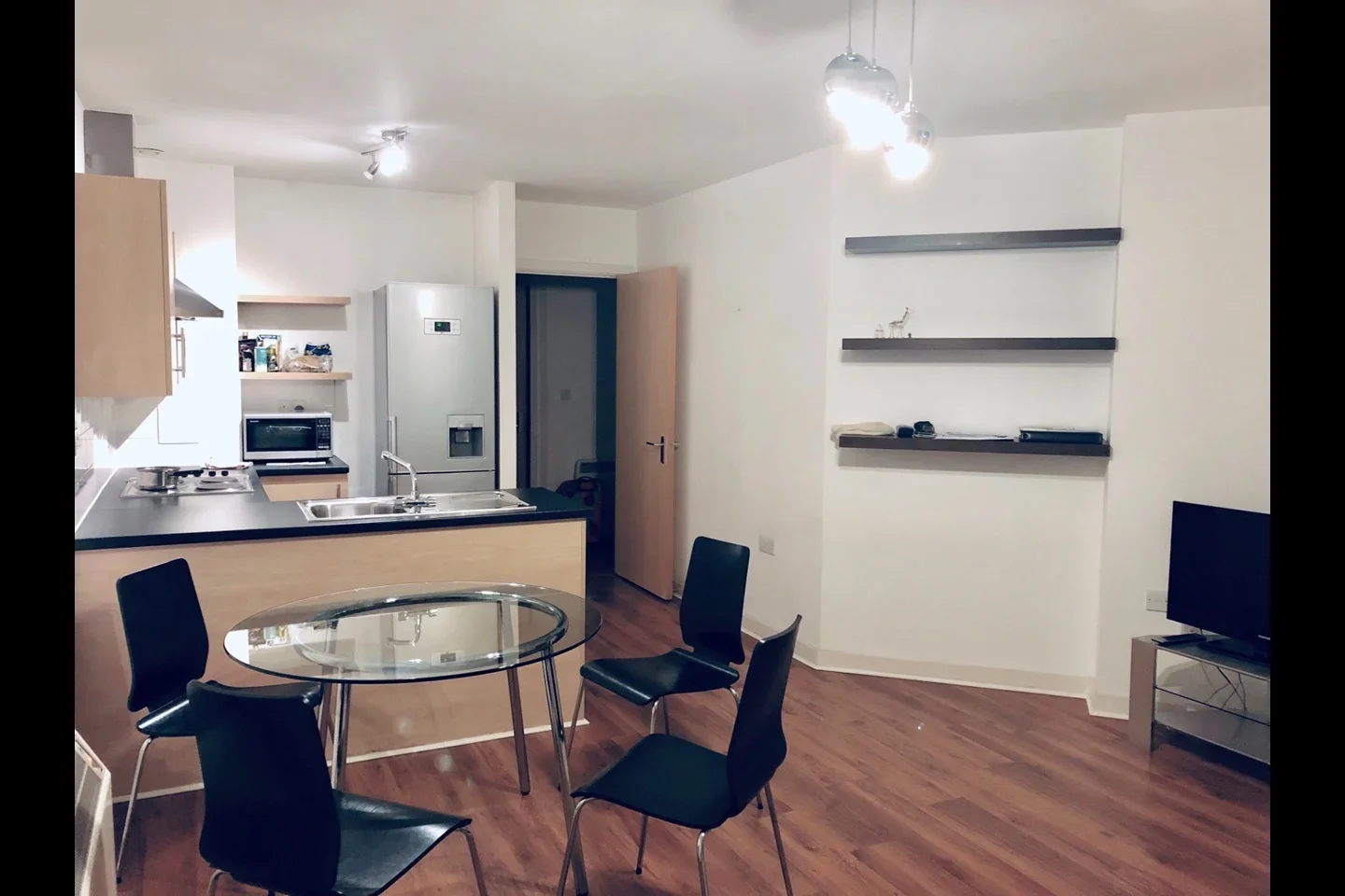 Flat Queenstown Road in Greater London