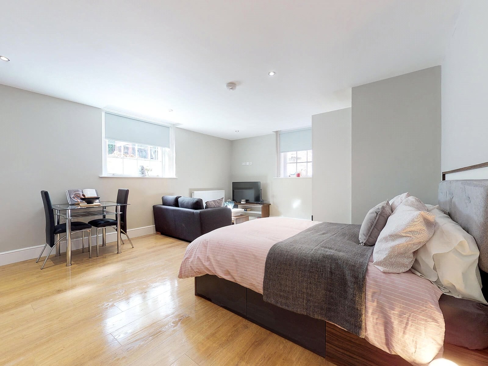 Flat Springfield Mount in Leeds