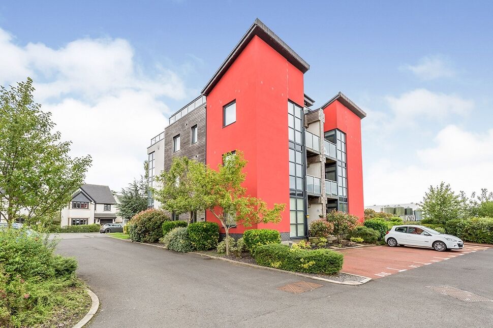 Flat Nightingale Way in Chorley