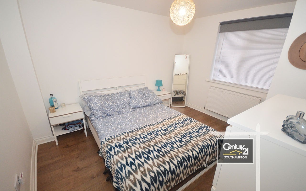 Flat Portswood Road in Southampton