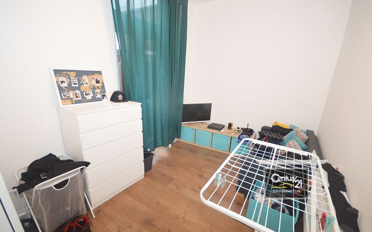 Flat Portswood Road in Southampton