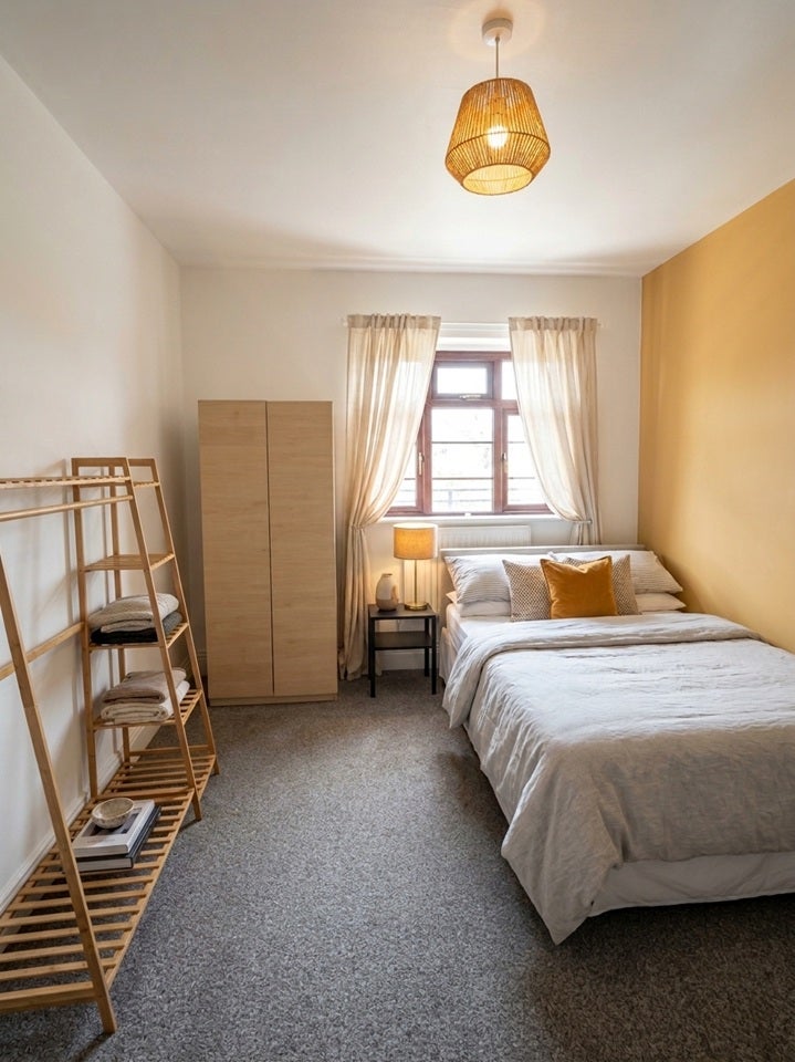 Room Poynders Gardens in Greater London