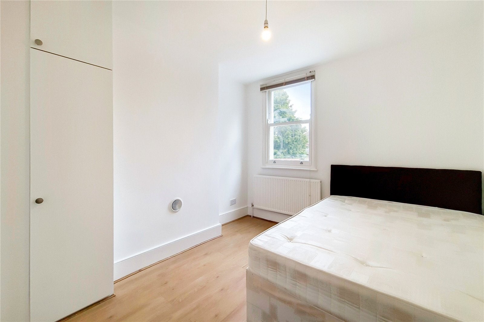 House Glycena Road in Greater London