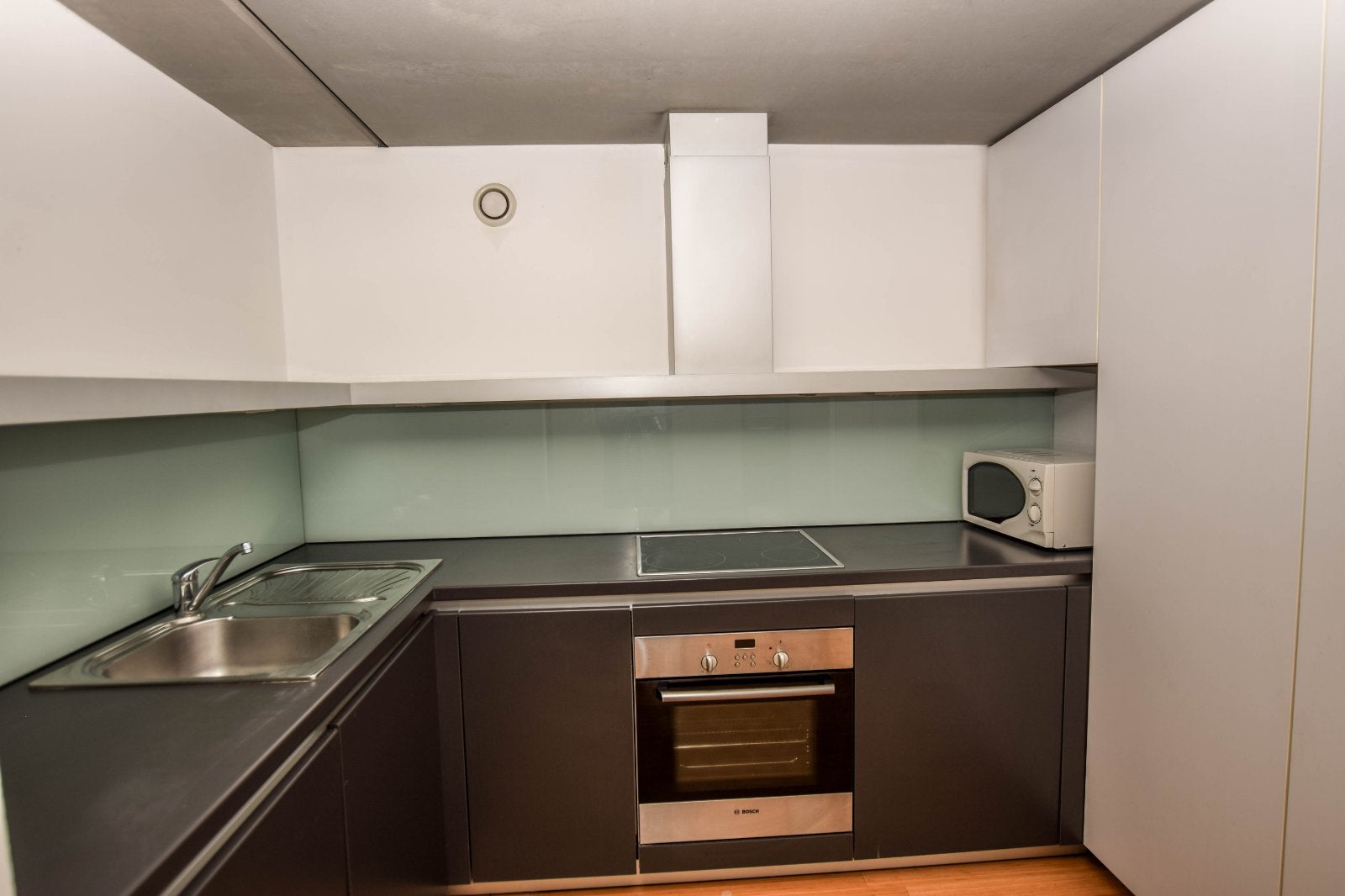 Flat Woodfield Road in Trafford