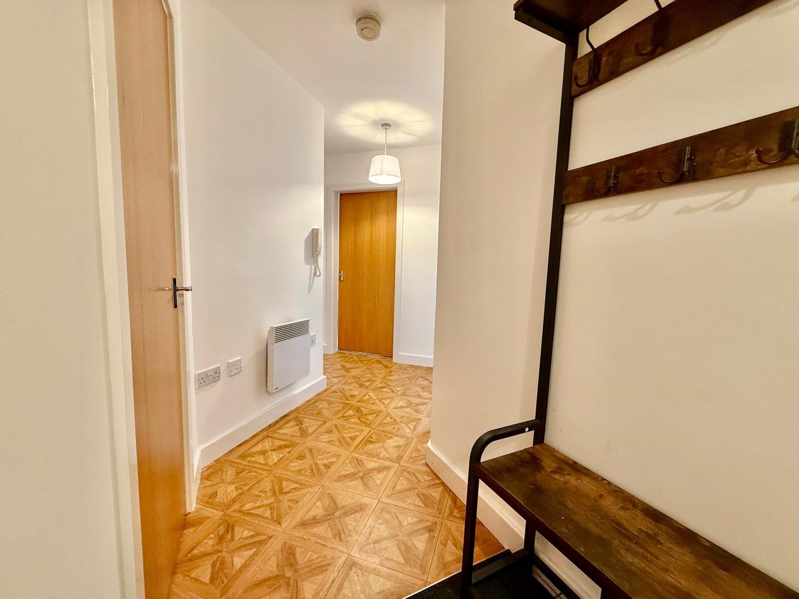 Flat Hawksworth Road in Leeds