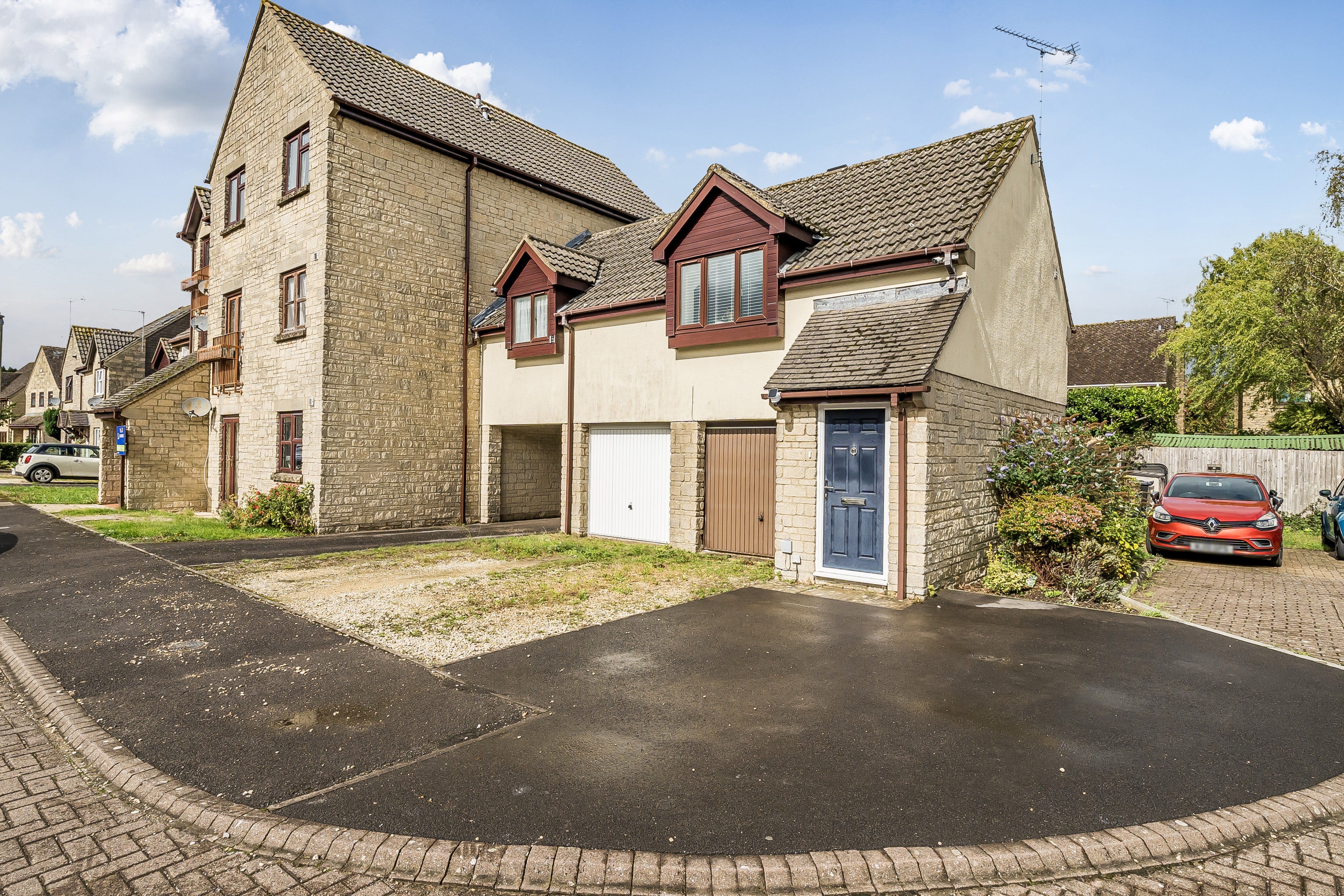 Flat Woodhouse Close in Cotswold District