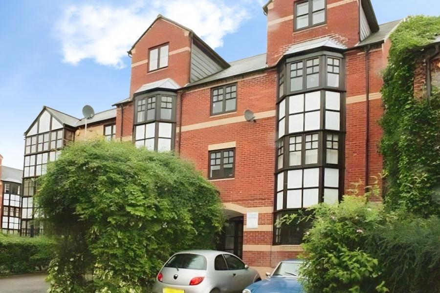 Flat Swan Place in Reading