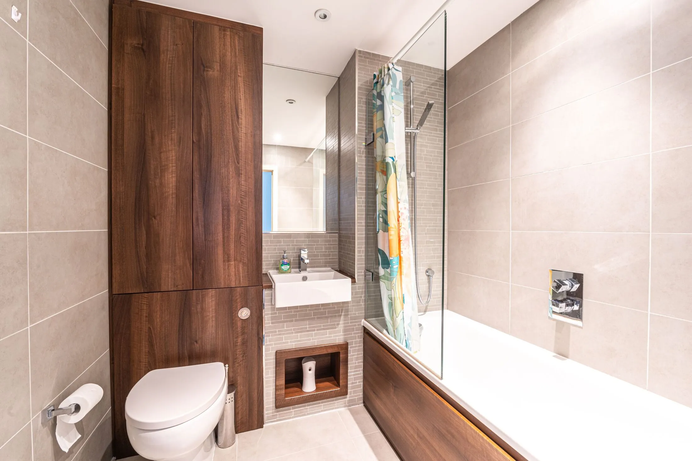 Flat Woodberry Grove in Greater London
