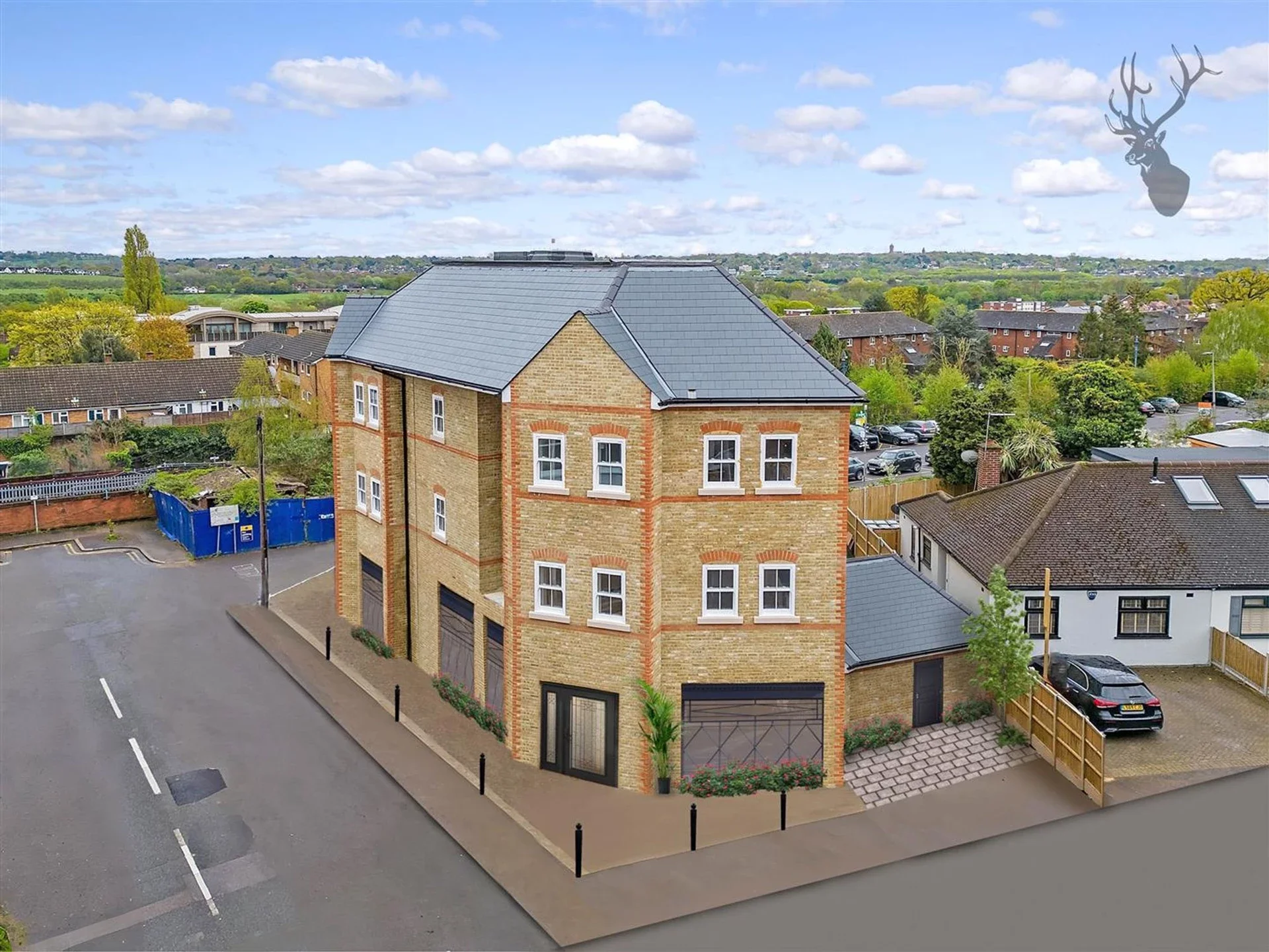 Flat Court Yard in Greater London