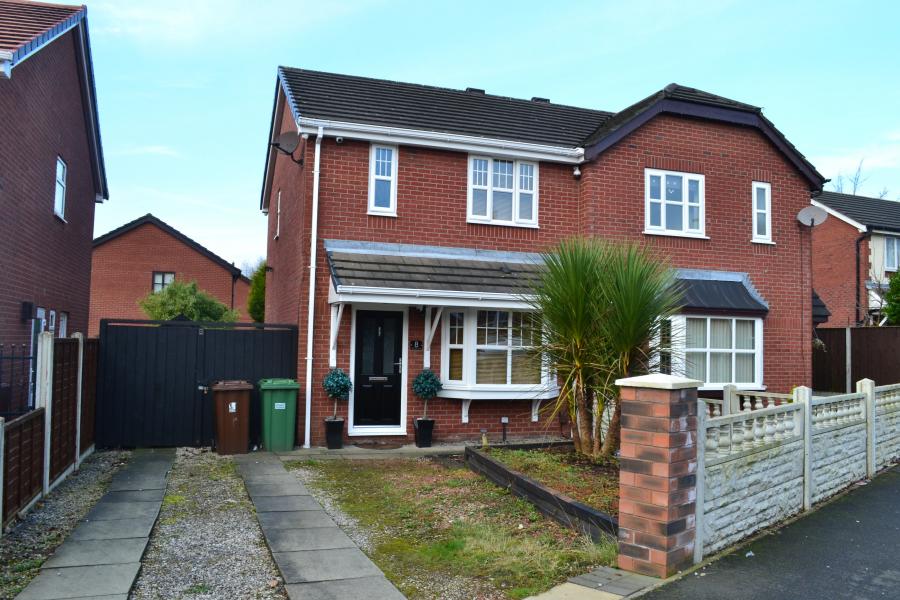 House Woodville Road in Wigan