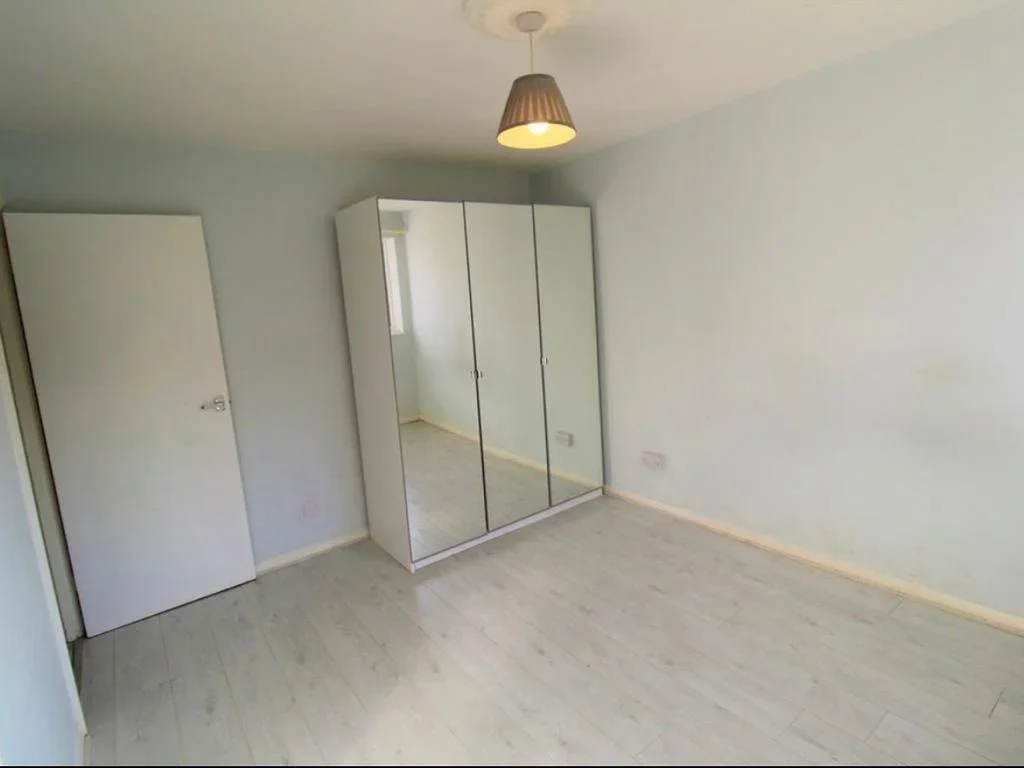 Flat Alexandra Avenue in Luton